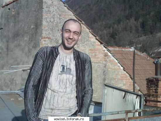 ....si asta e poza mea.... cine sunt eu?